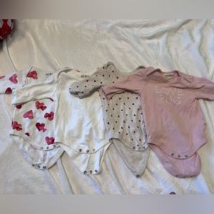 Longsleeve onesies from rabbit + bear hearts Valentine